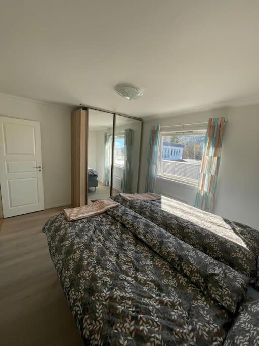 Lovely 2 Bedroom Apartmen With Free Parking Bergen Extérieur photo