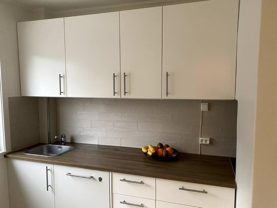 Lovely 2 Bedroom Apartmen With Free Parking Bergen Extérieur photo